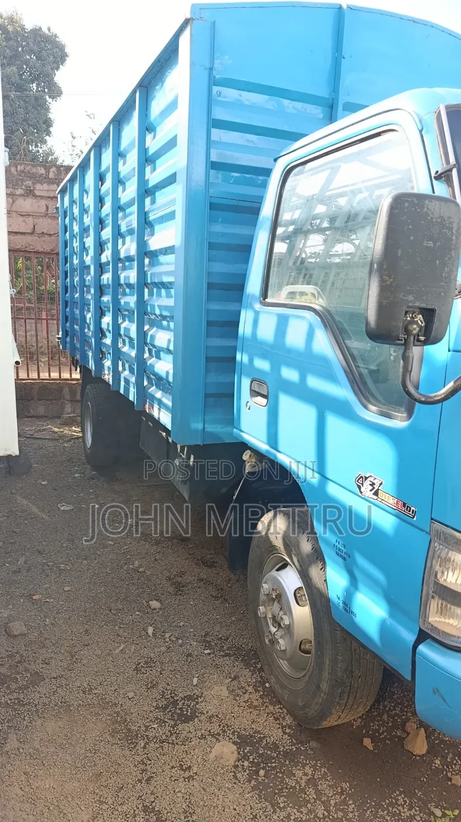Isuzu NPR 2018 Blue