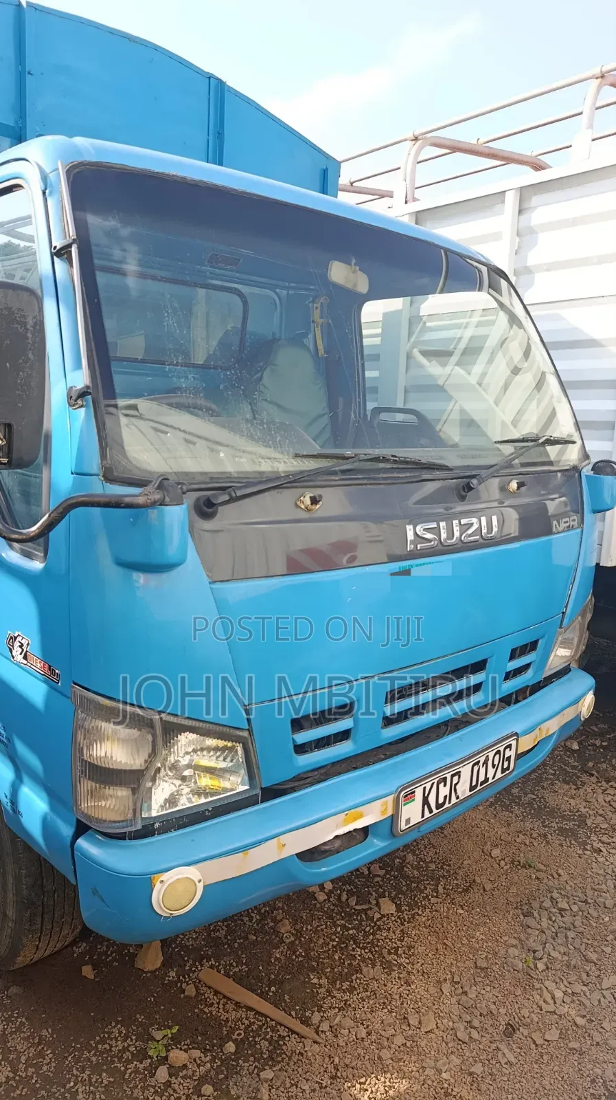 Isuzu NPR 2018 Blue