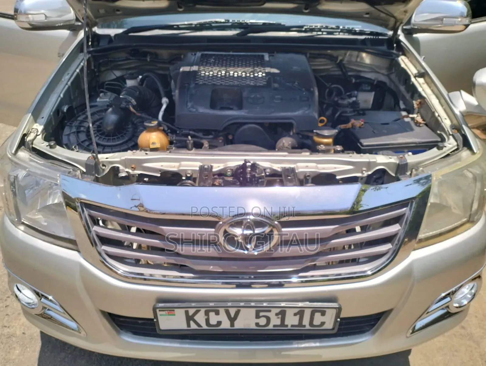 Toyota Hilux 2013 Silver