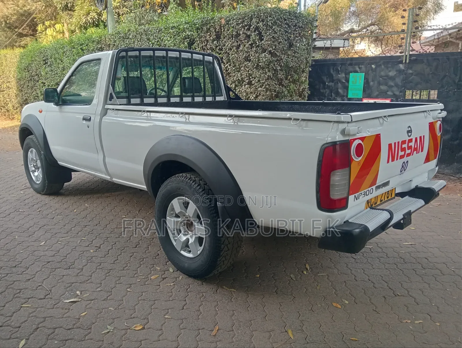 Nissan Hardbody 2015 White
