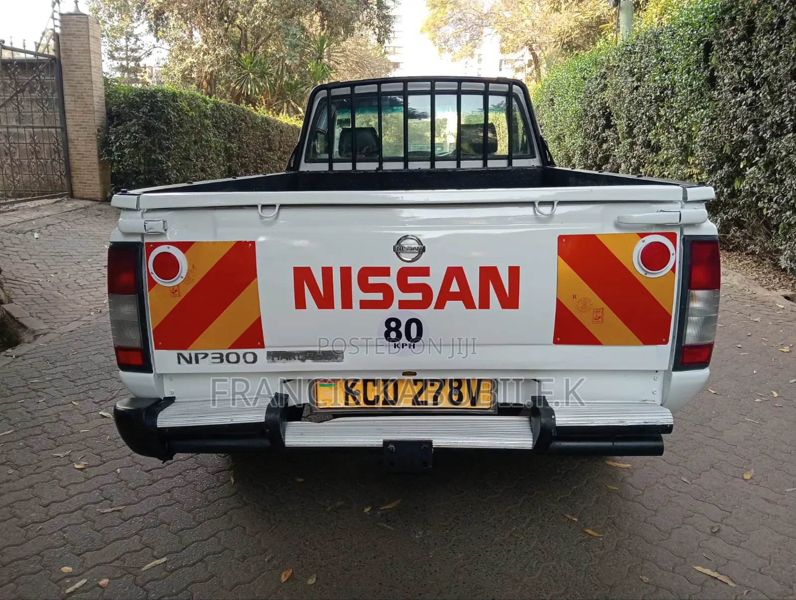 Nissan Hardbody 2015 White