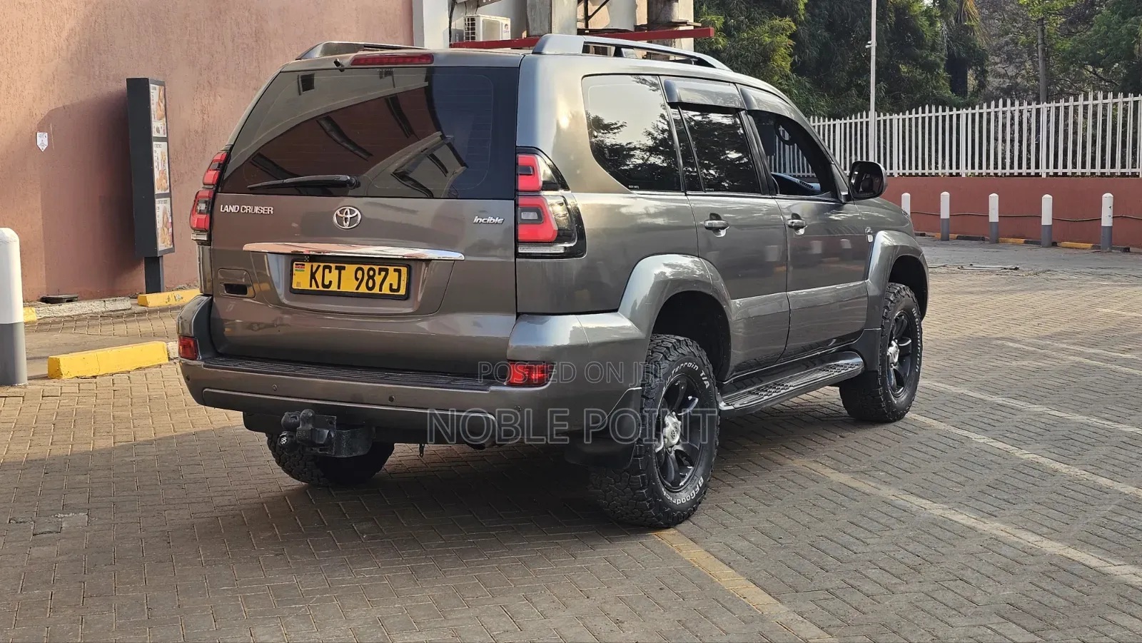 Toyota Land Cruiser 2008 Gray