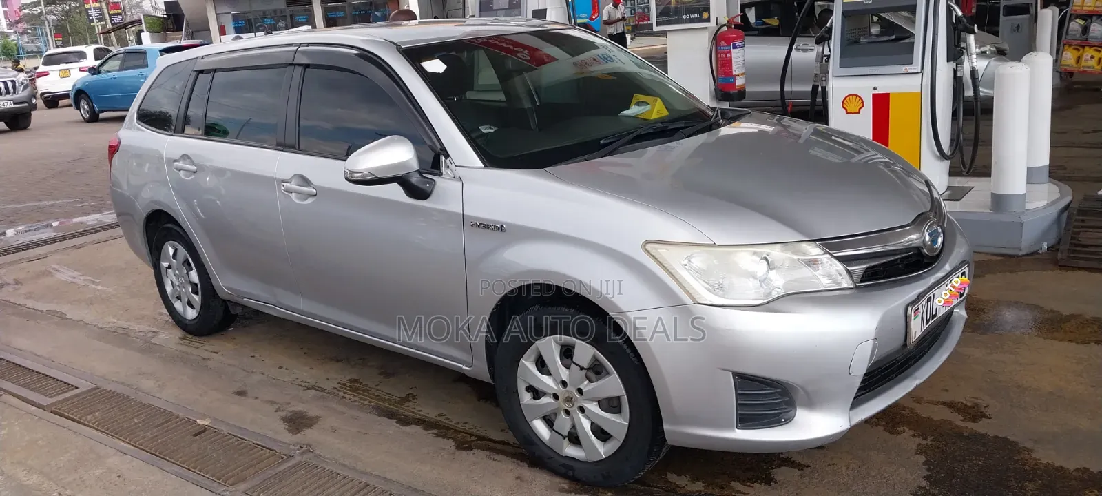 Toyota Corolla Fielder 1.5 Hybrid FWD 2015 Silver