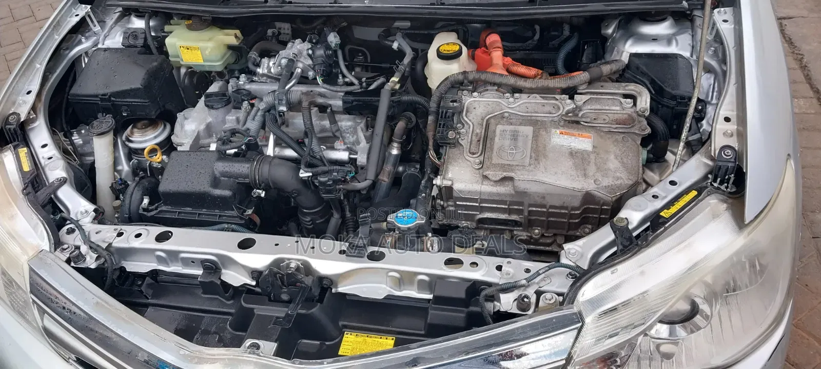 Toyota Corolla Fielder 1.5 Hybrid FWD 2015 Silver