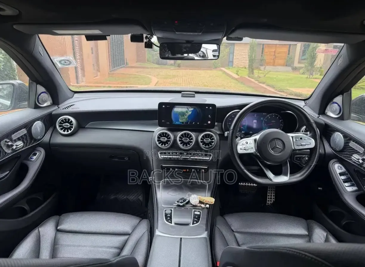 Mercedes-Benz GLC-Class 2021