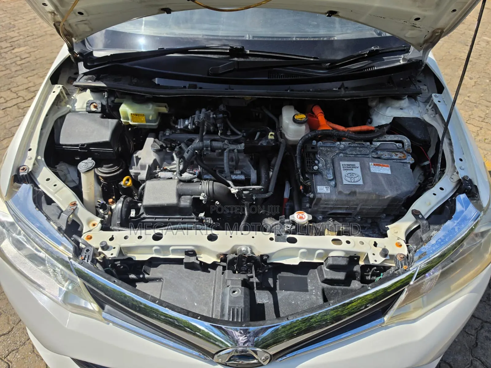 Toyota Corolla Fielder 1.5 Hybrid FWD 2016 White