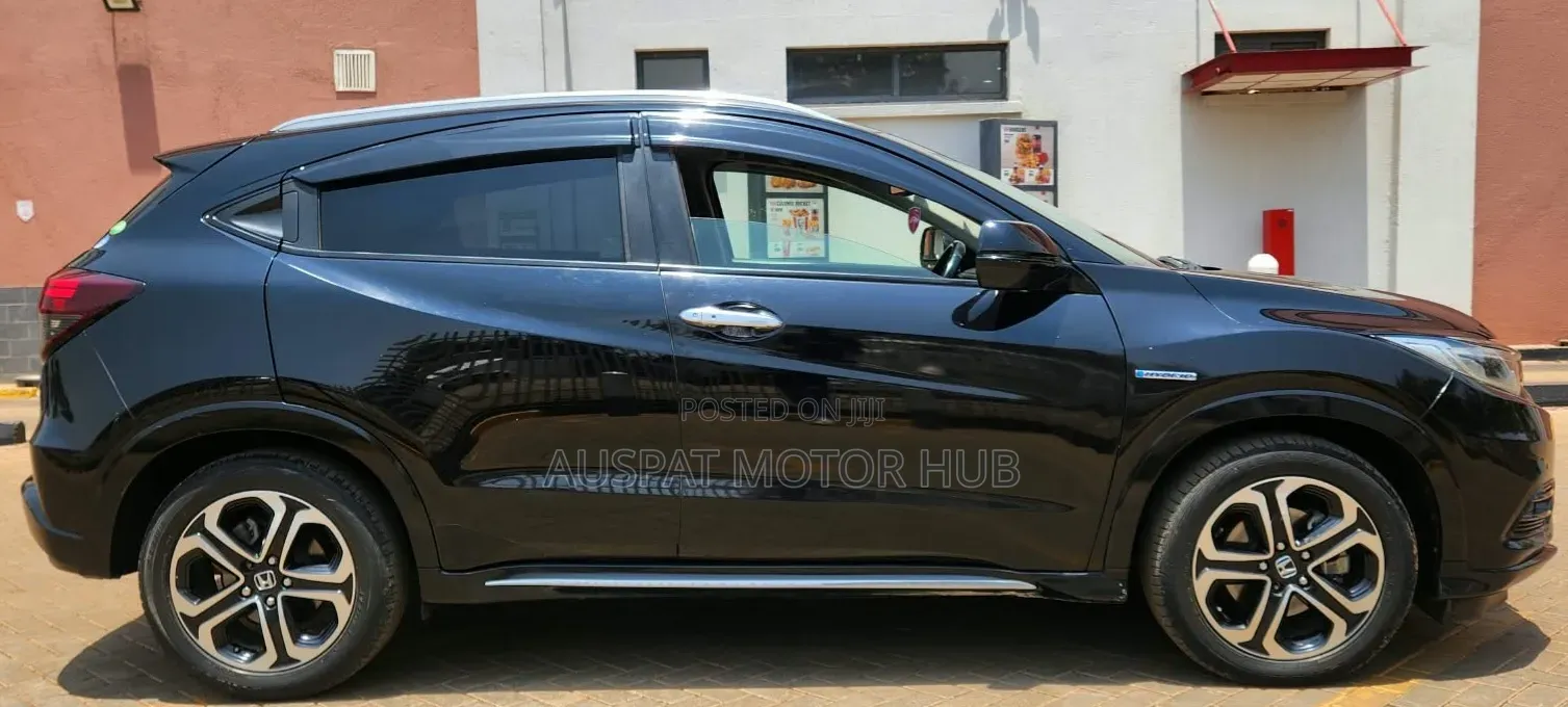 Honda Vezel 1.5 Hybrid 2WD 2018 Black