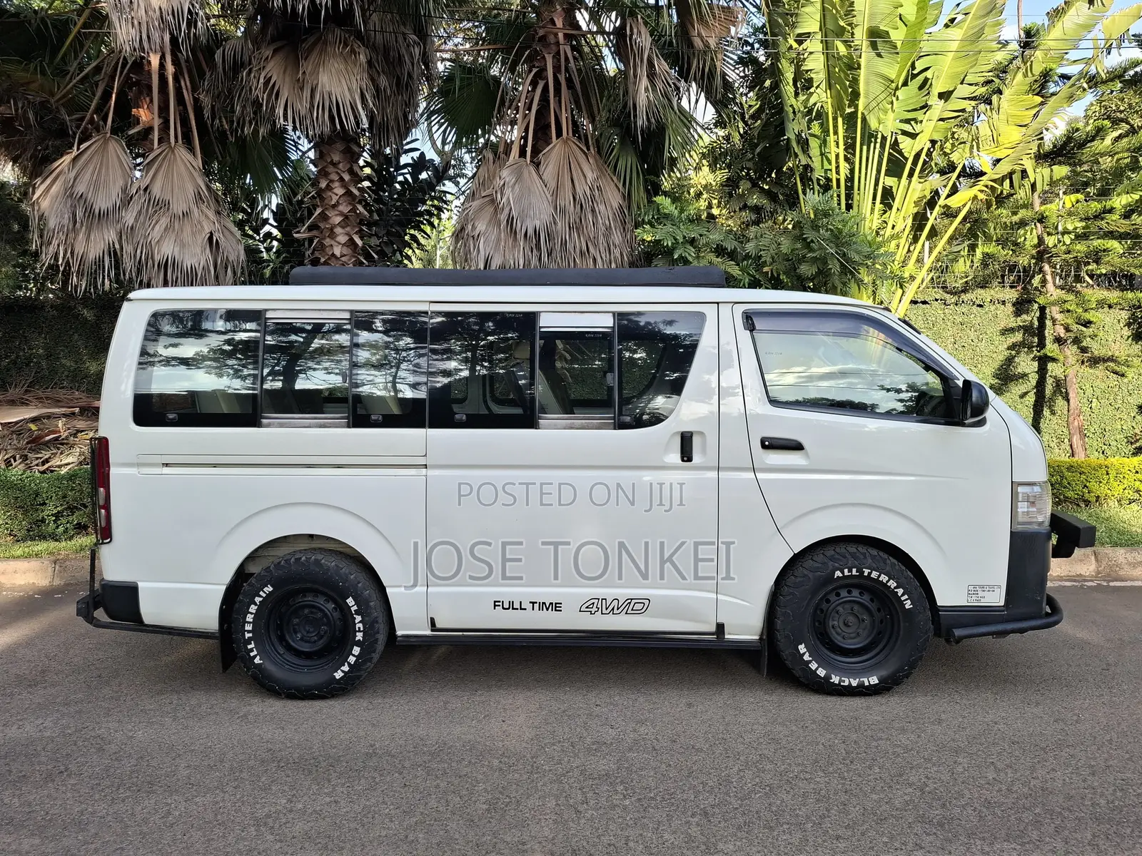 Toyota HiAce 2016 White