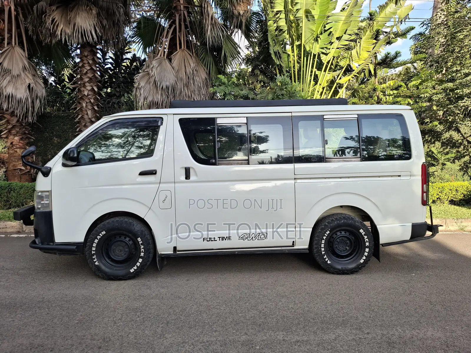 Toyota HiAce 2016 White