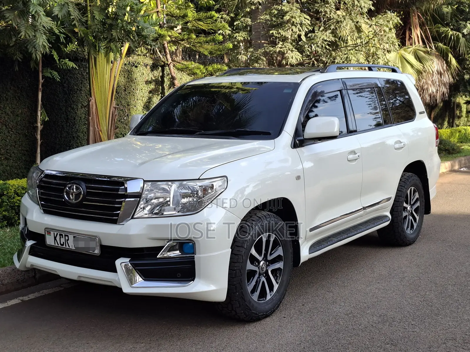 Toyota Land Cruiser 4.6 V8 ZX 2012 White