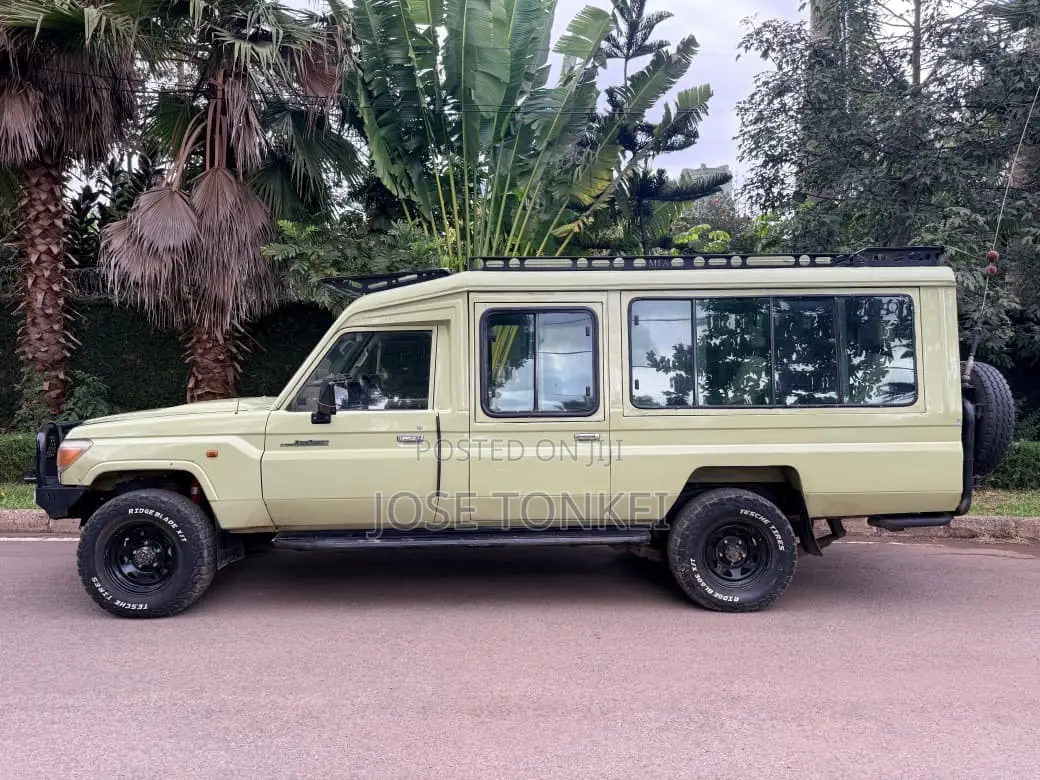 Toyota Land Cruiser 79 Series 2017 Green