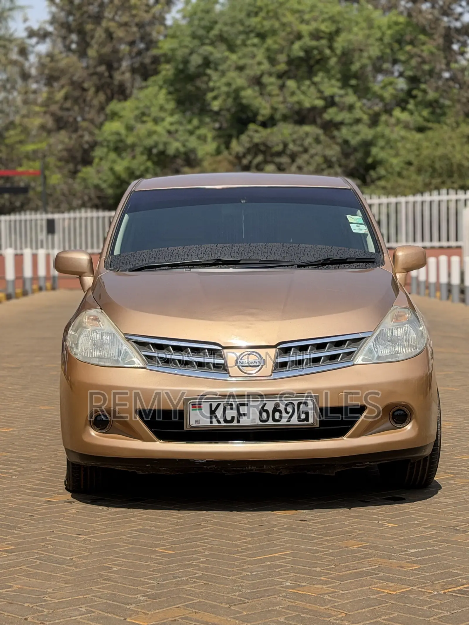 Nissan Tiida 2008 Gold
