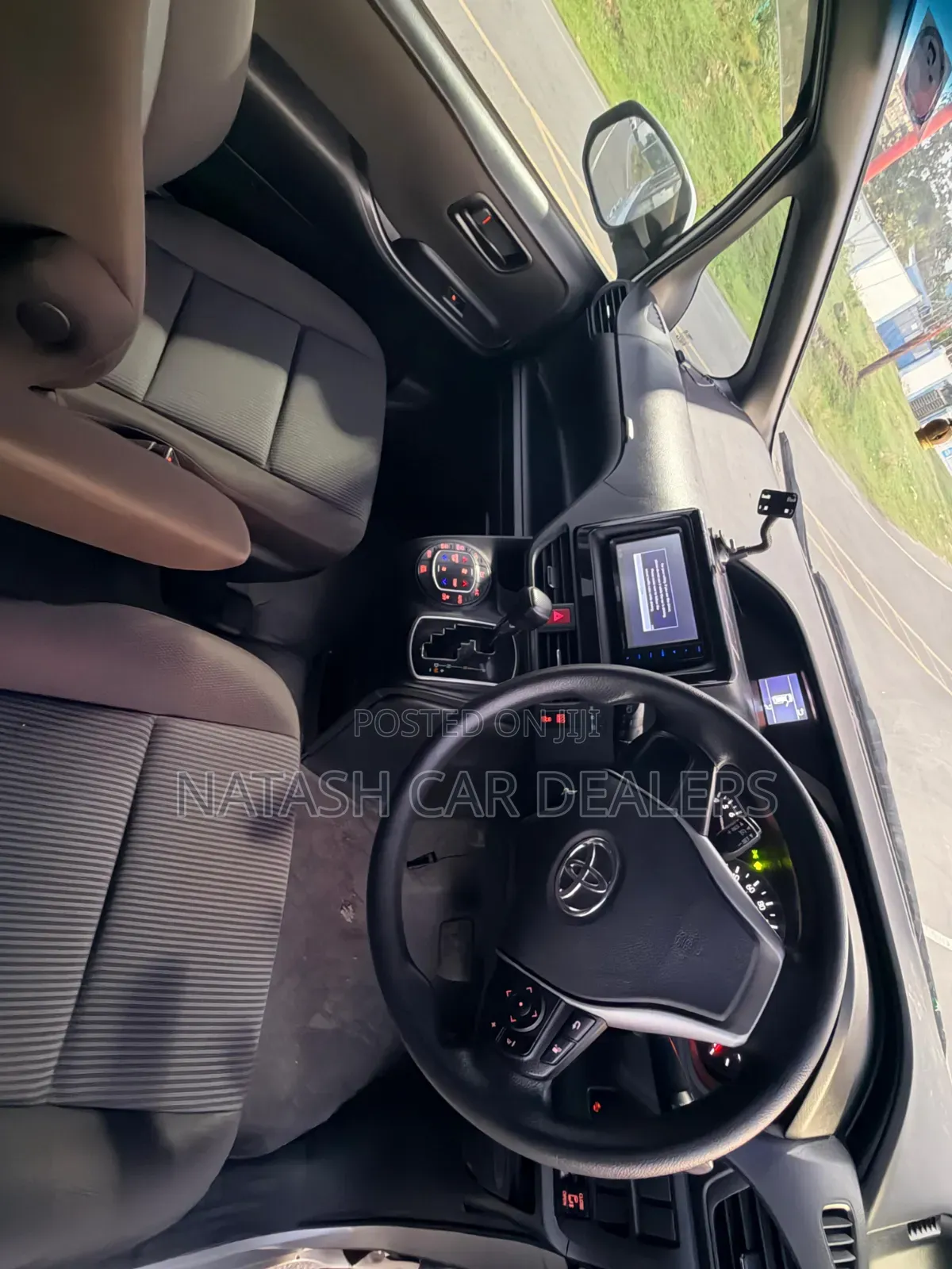 Toyota Noah 2019 Silver