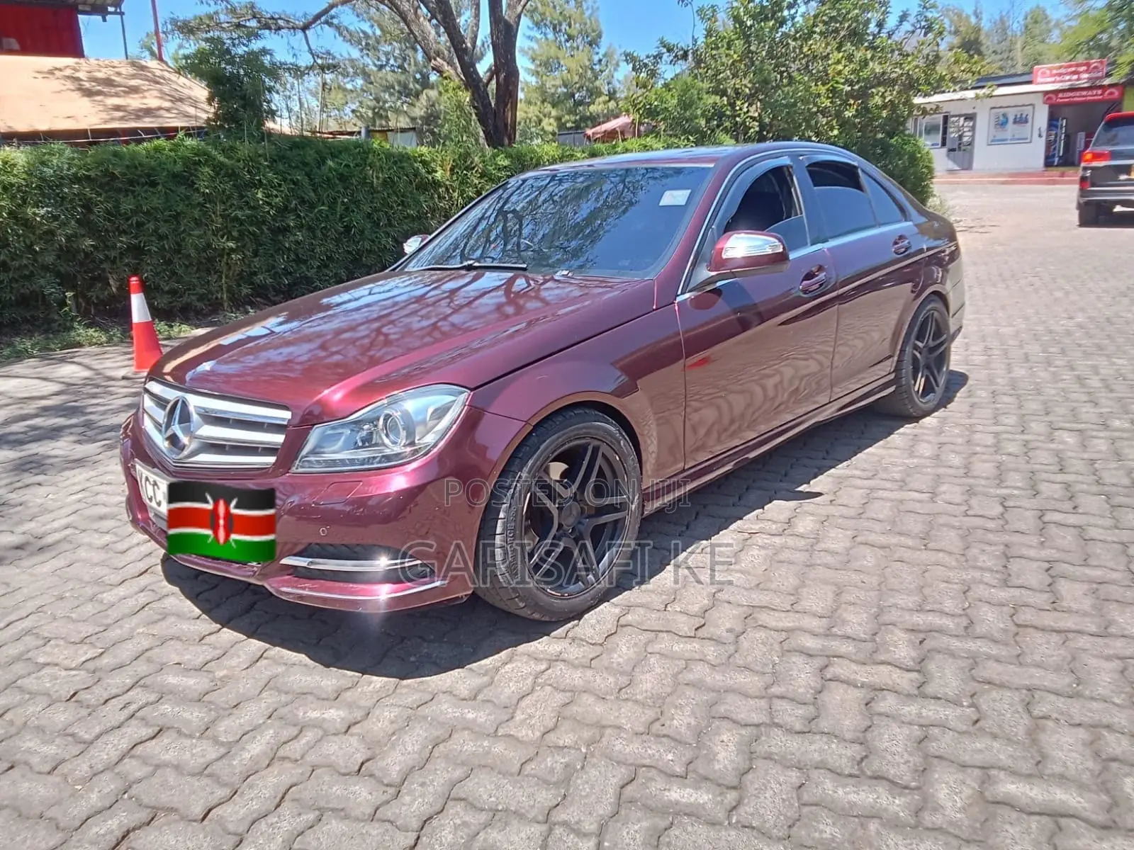 Mercedes-Benz C200 2009 Maroon