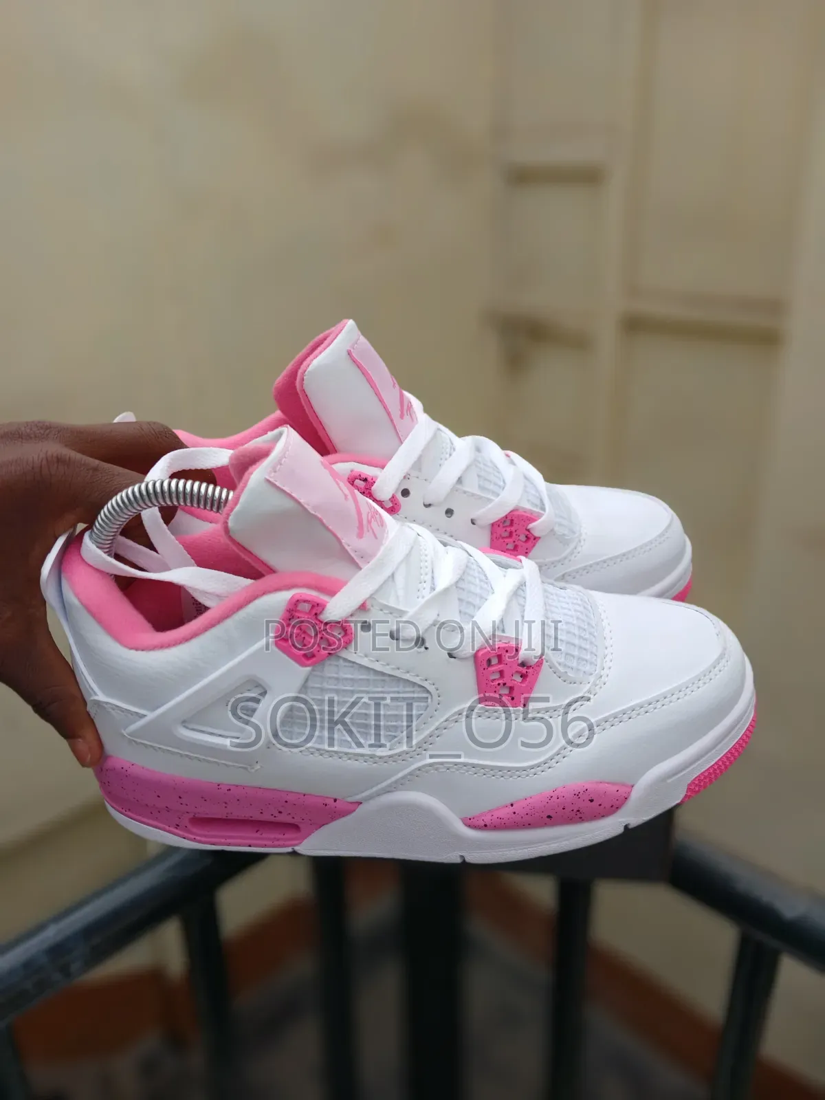 Nike Air Jordan 4 Retro Sneakers