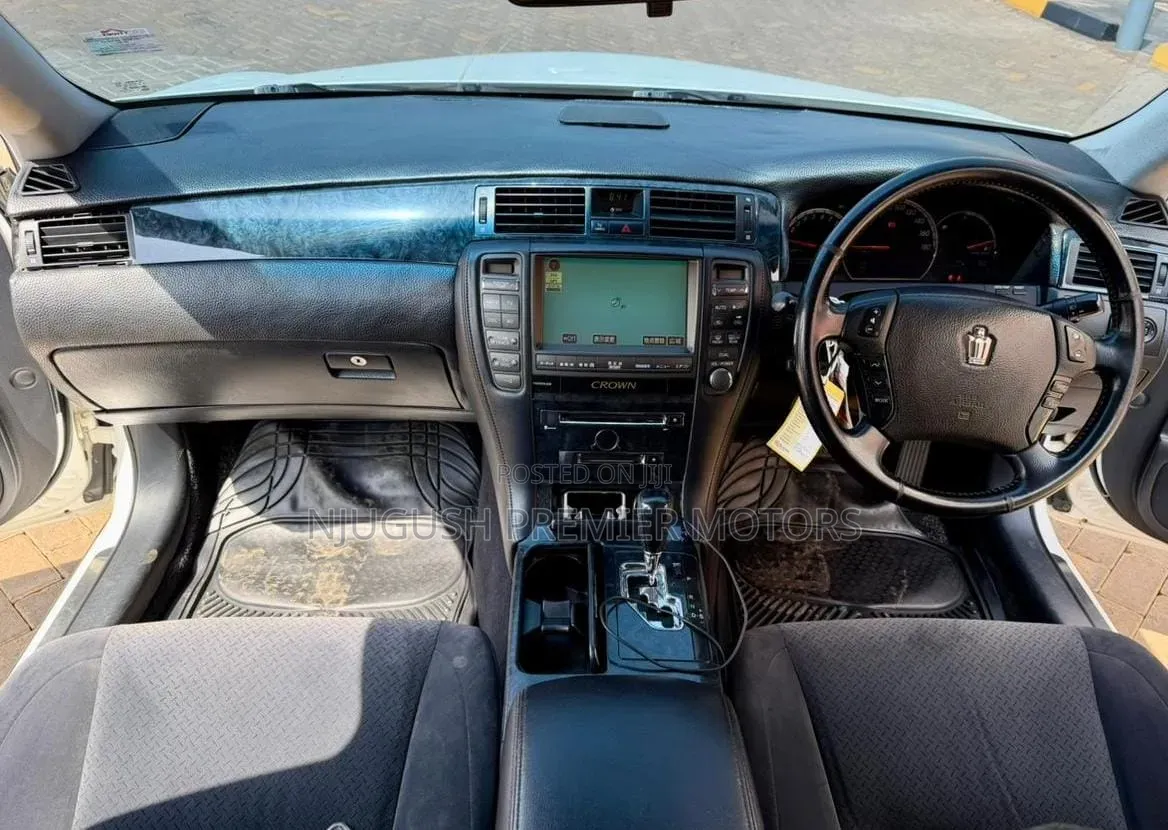 Toyota Crown 2007 White