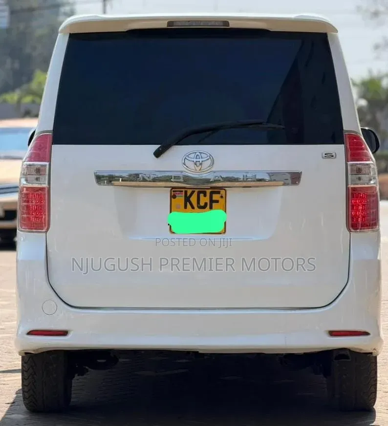 Toyota Noah 2008 White