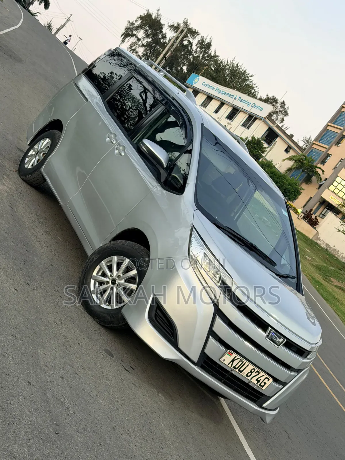 Toyota Noah 2019 Silver