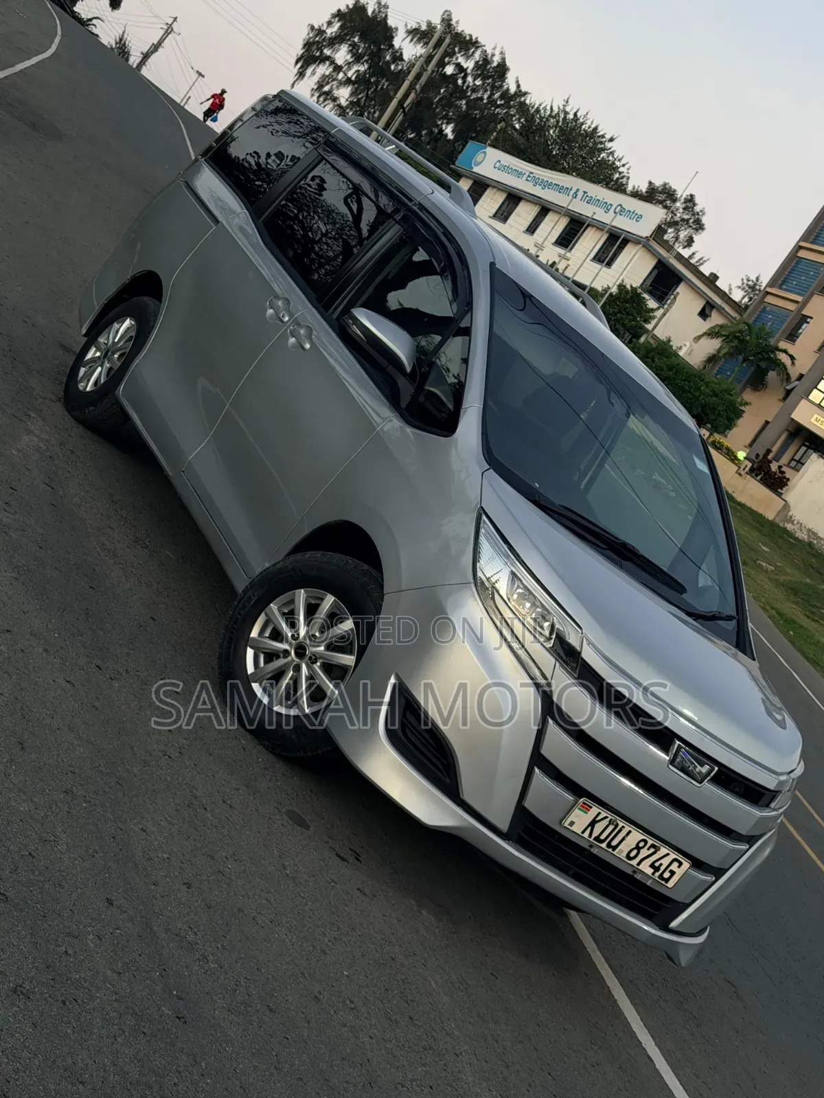 Toyota Noah 2019 Silver