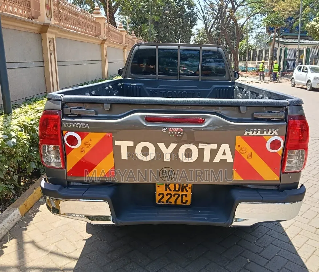 Toyota Hilux Revo Single Cab Deisel 2.8 RWD 2018 Gray