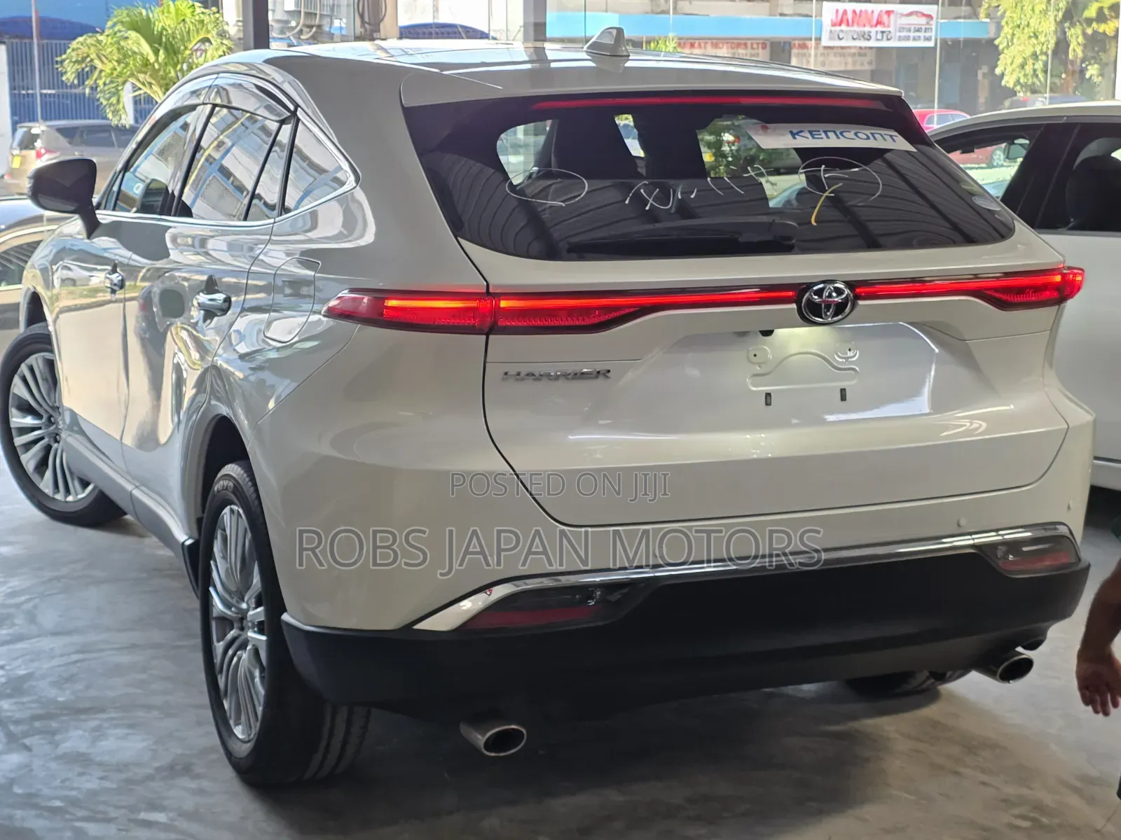 Toyota Harrier 2.0 4WD 2020 Pearl