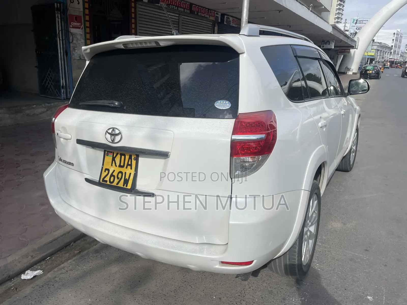 Toyota Vanguard 2013 White