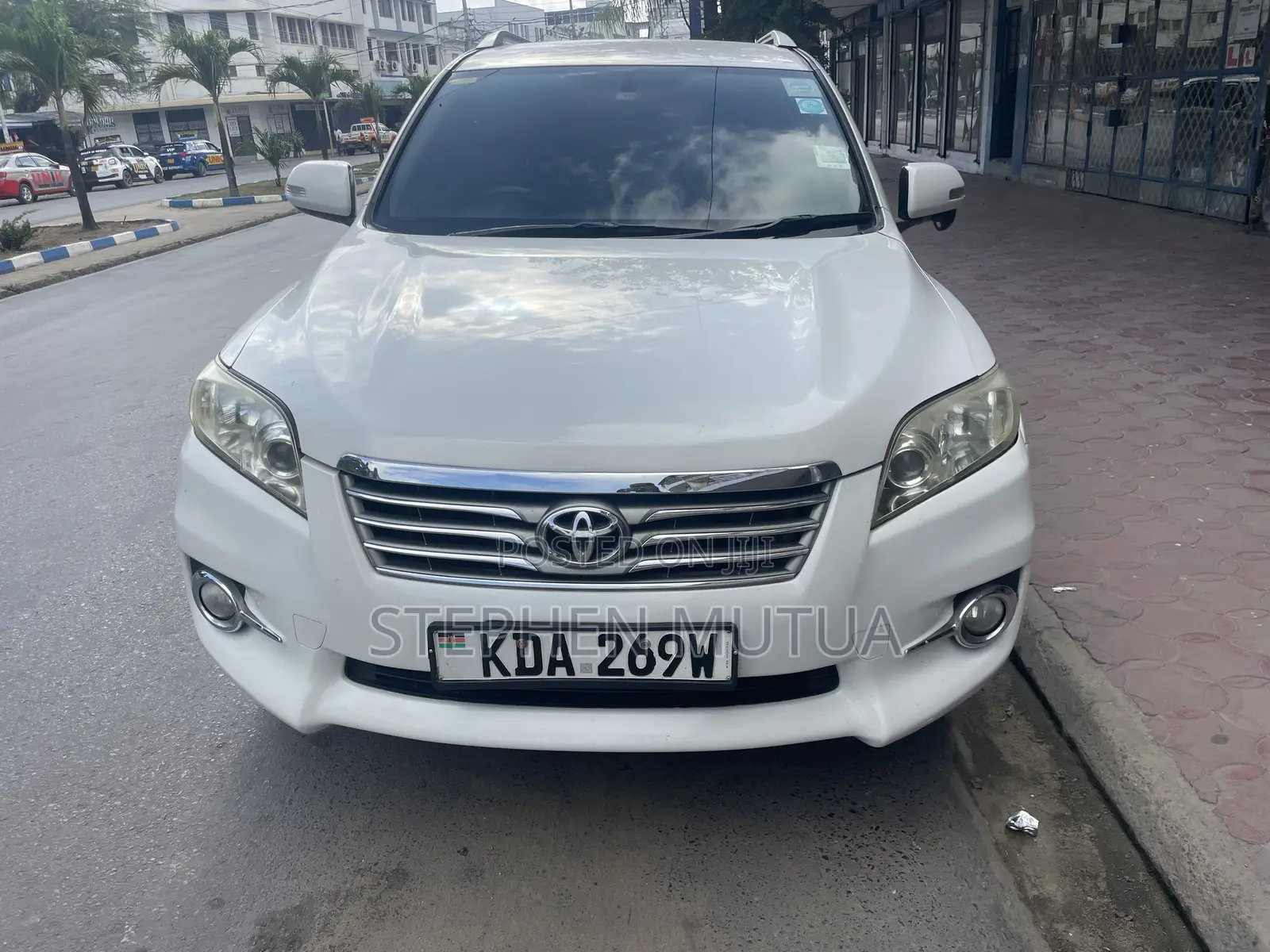 Toyota Vanguard 2013 White