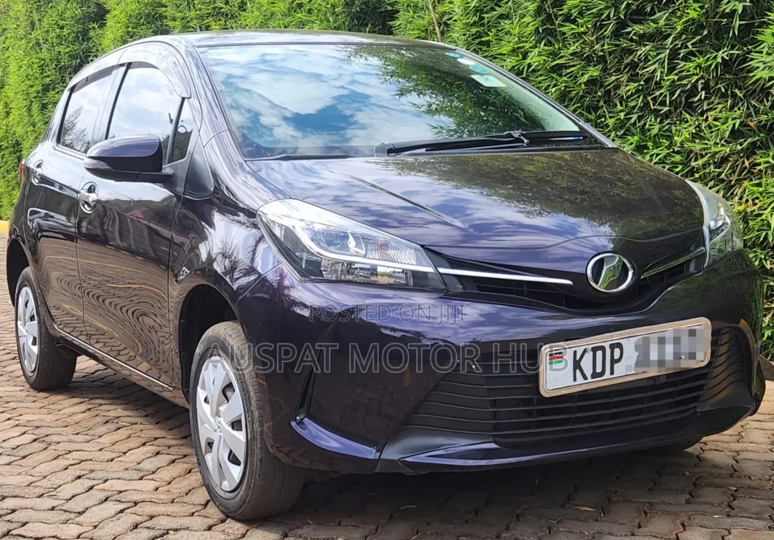 Toyota Vitz 1.0 FWD 3dr 2016 Maroon