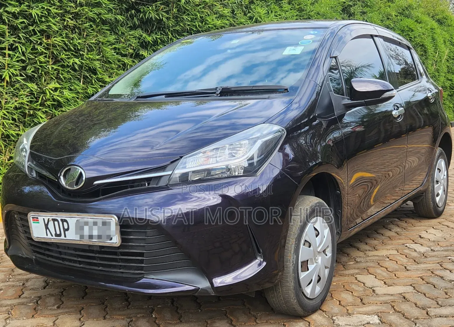 Toyota Vitz 1.0 FWD 3dr 2016 Maroon