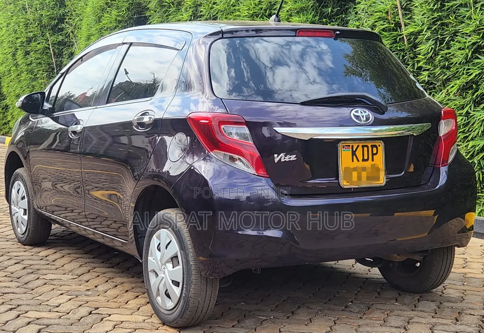 Toyota Vitz 1.0 FWD 3dr 2016 Maroon