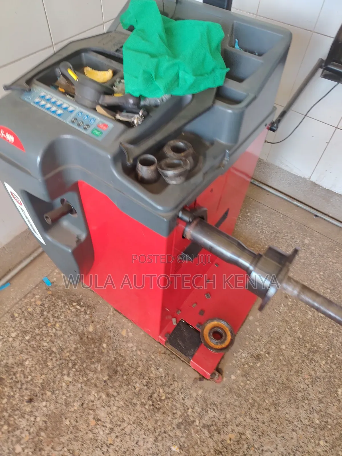 Heavy Duty Wheel Mounting Shaft Balancing Machine S909 Sunshine Italy