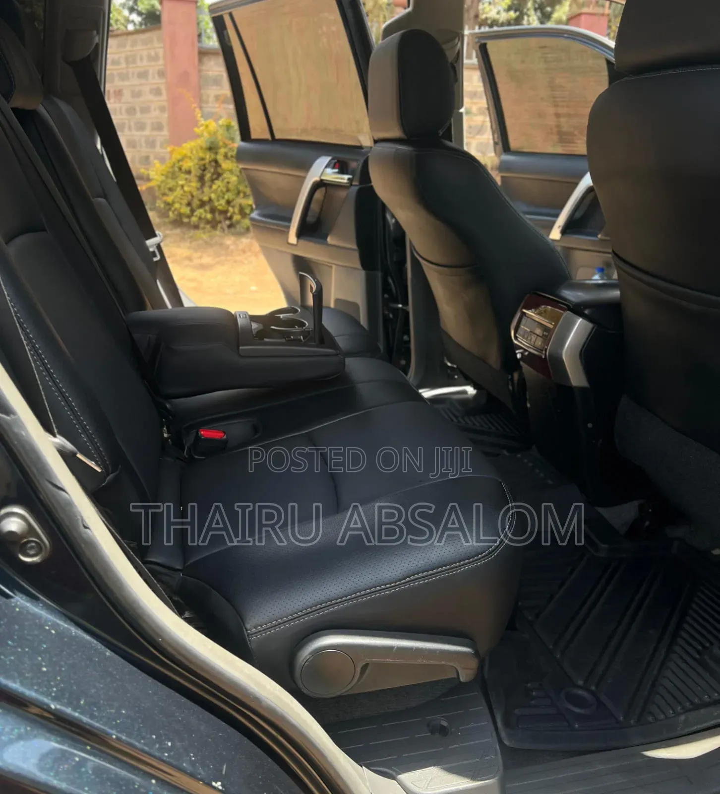 Toyota Land Cruiser 2010 Black