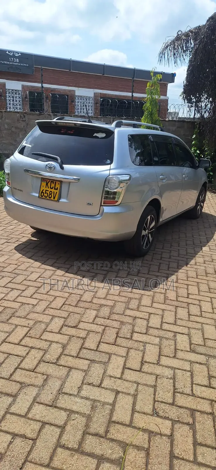 Toyota Corolla Fielder 2010 Silver