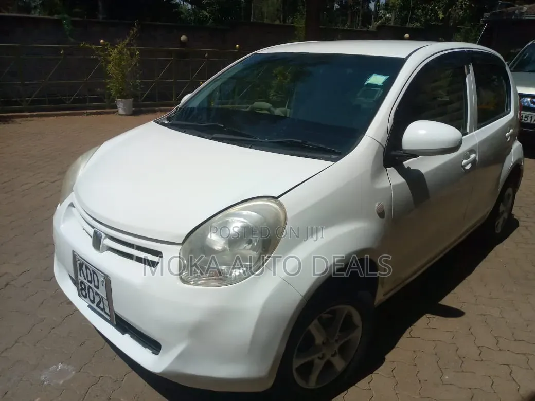 Toyota Passo 1.0 FWD 2014 White