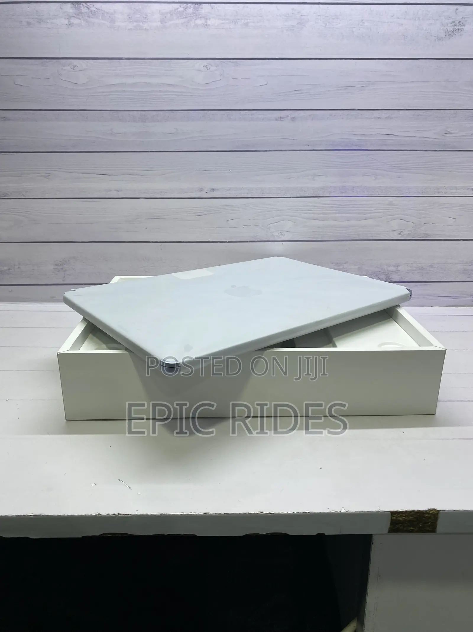 Laptop Apple MacBook Air 2022 M2 8GB Intel Core M2 SSD 256GB