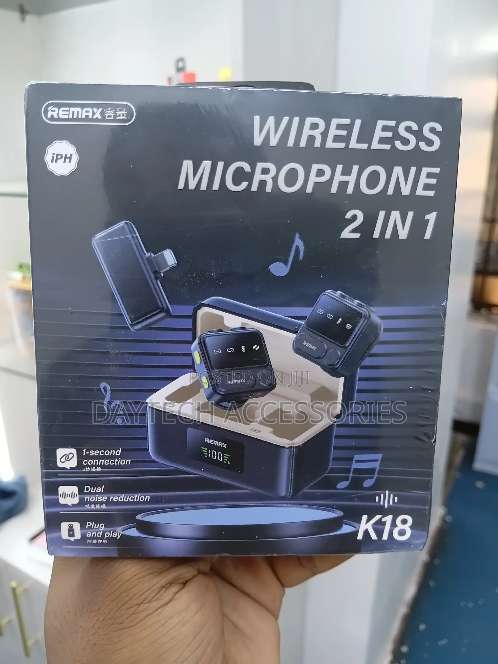 Remax Wireless Lavalier Microphone Dual 2-in-1 Set for iPhone.