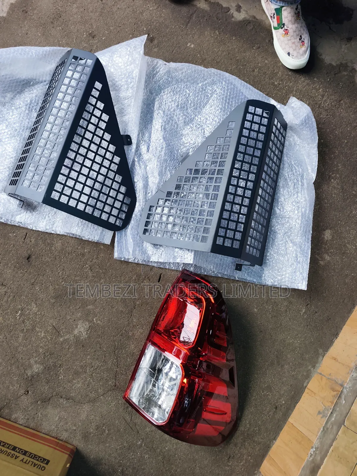 Heavy Duty Steel Taillight Mesh Covers Lamps for Toyota Hilux Revo