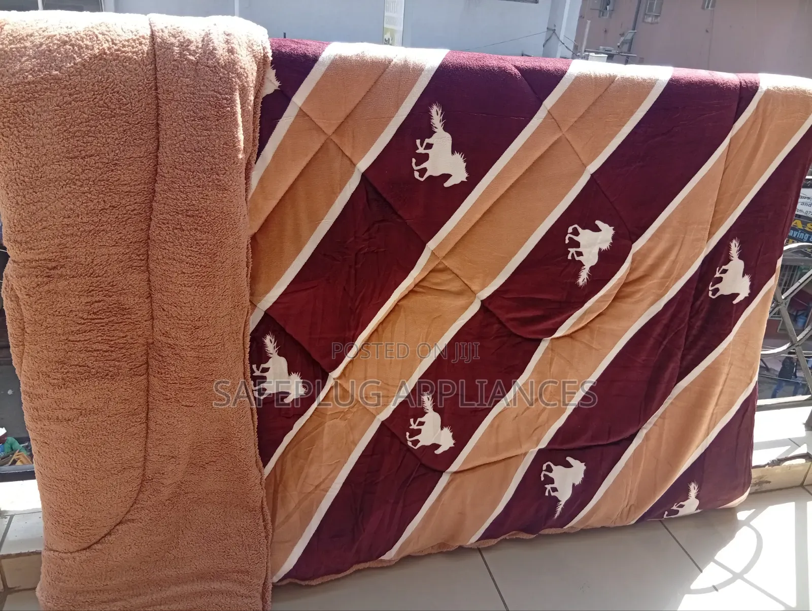 Warm Woollen Duvet – Soft Comfortable Winter Bedding