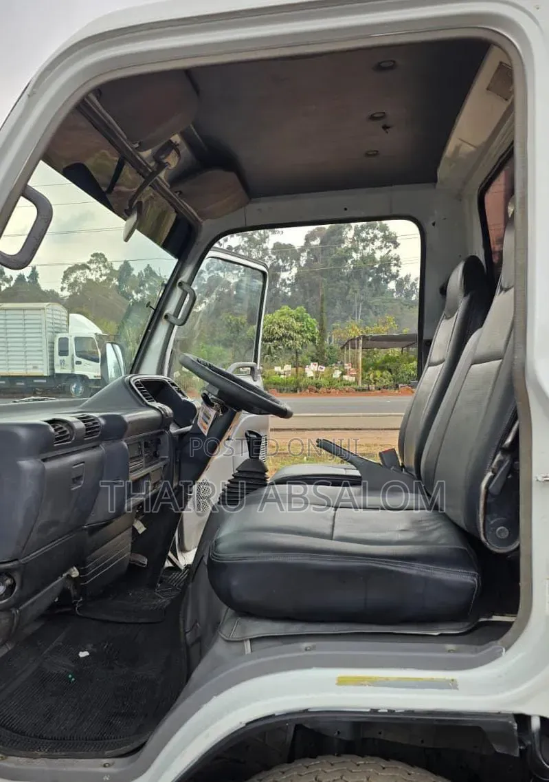 Isuzu NKR 2014 White
