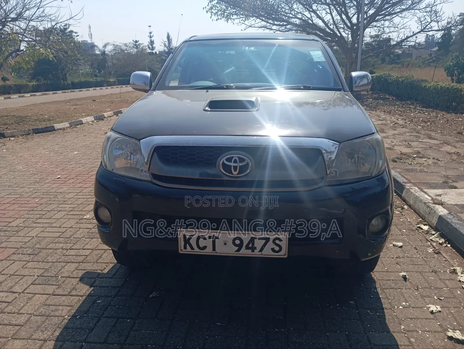 Toyota Hilux 2011 Black