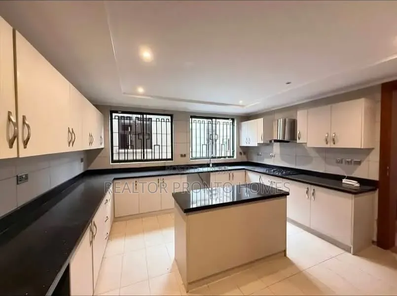 5bdrm Villa in Lavington, Maziwa for sale