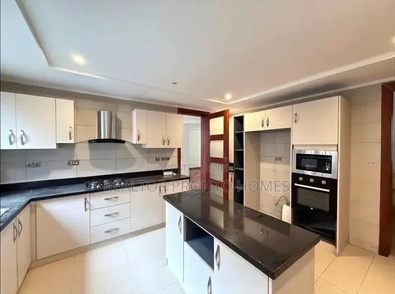 5bdrm Villa in Lavington, Maziwa for sale