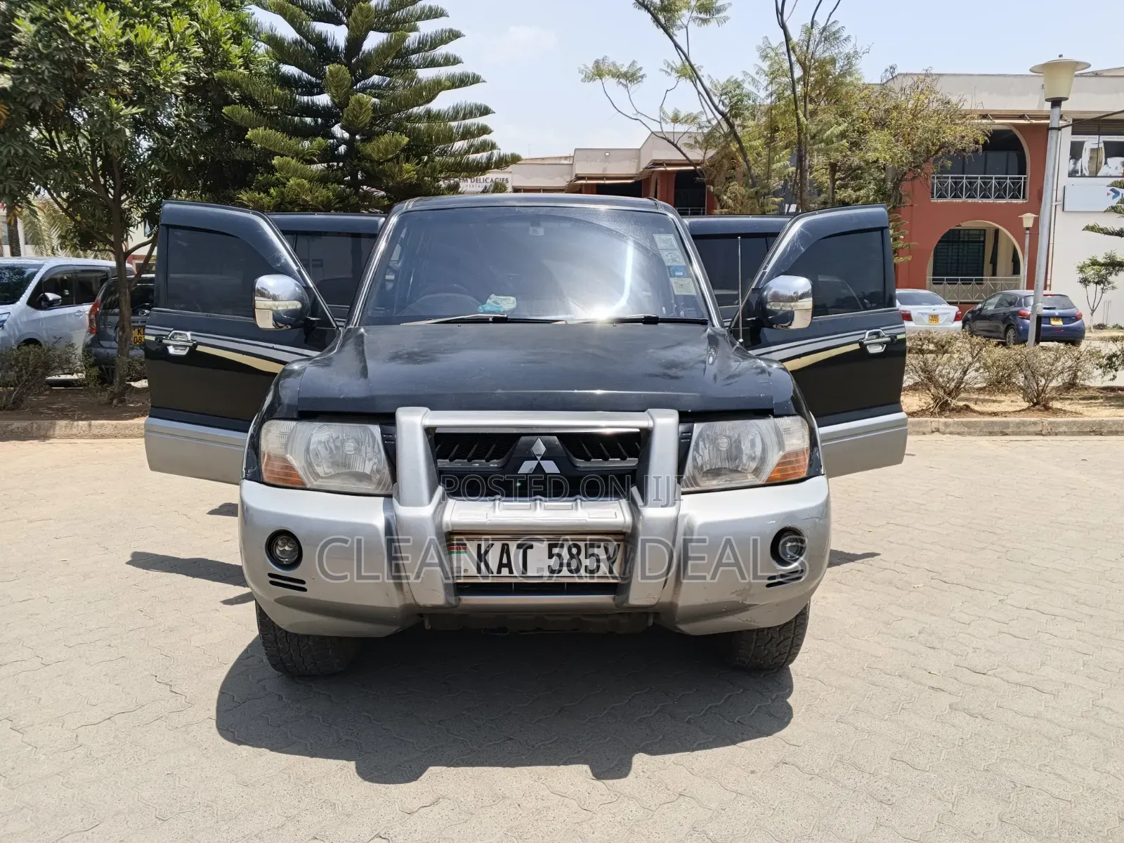 Mitsubishi Pajero 2002 Black
