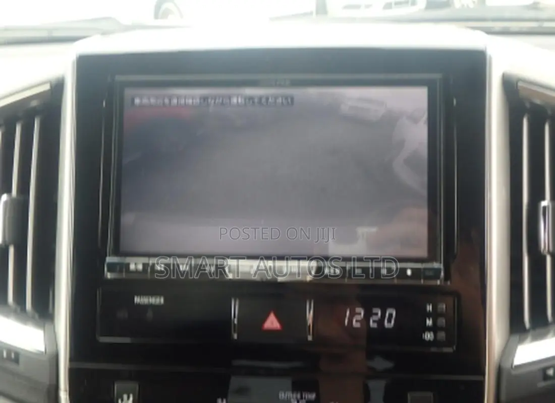 Toyota Land Cruiser 4.6 V8 ZX 2018 Pearl