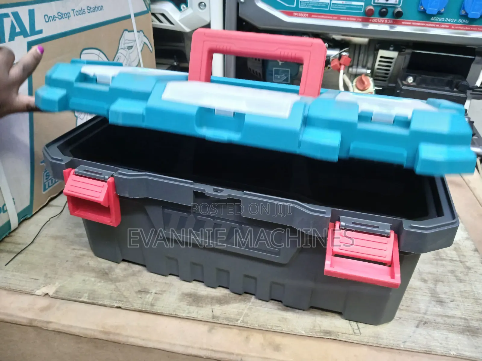 Toolbox/Total 17" Toolbox
