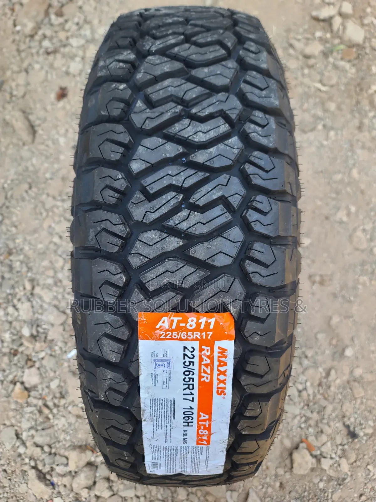 225 /65 R17 Maxxis Tyres 106h a/T-811 Razr All-Terrain