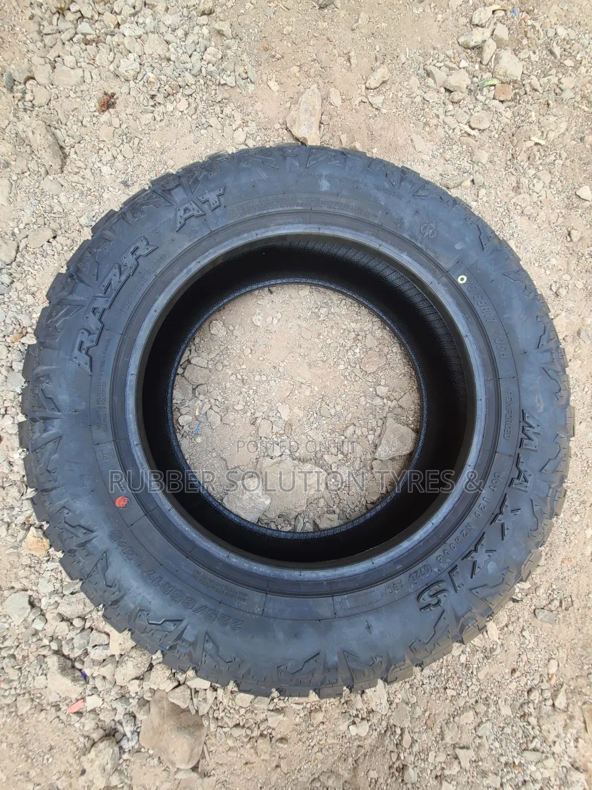 225 /65 R17 Maxxis Tyres 106h a/T-811 Razr All-Terrain