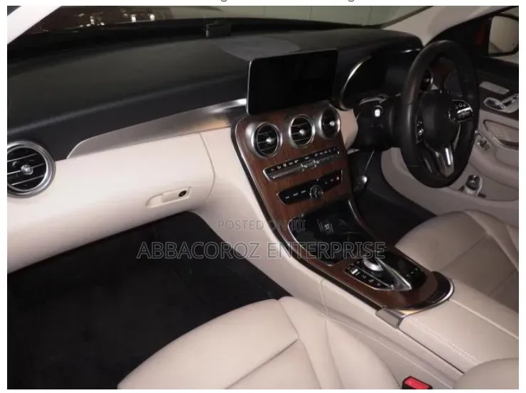 Mercedes-Benz C200 2019 Red