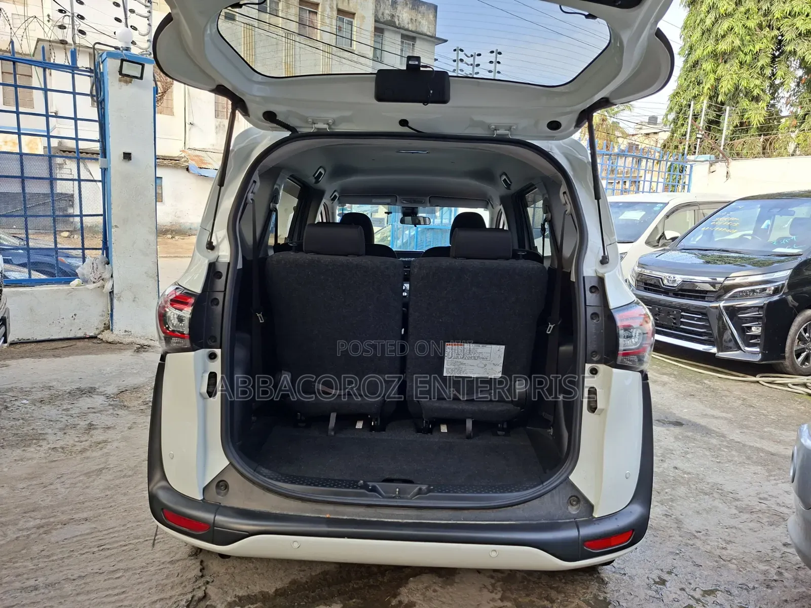 Toyota Sienta 2019 White