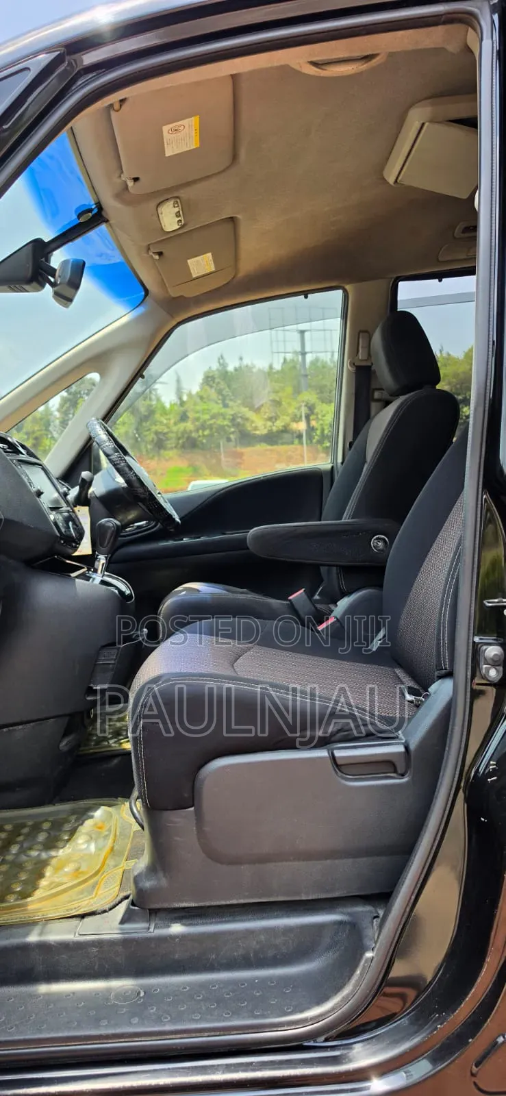 Nissan Serena 2016